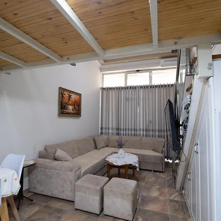 Apartamento Dervishaj's *