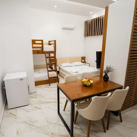 Apartamento Dervishaj's *