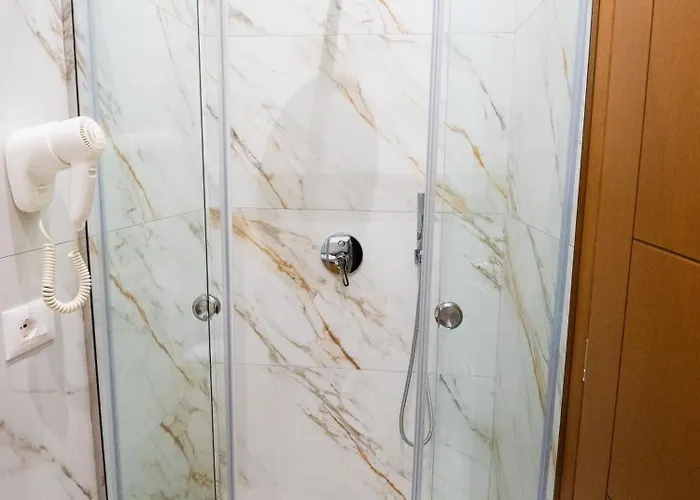 Dervishaj's 公寓 *