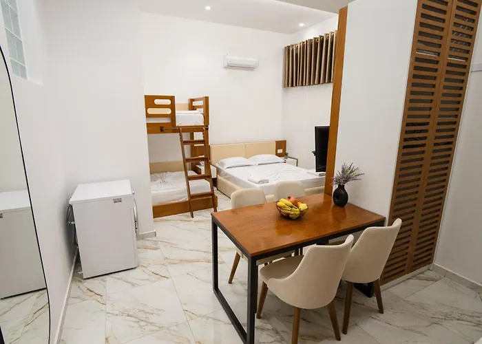 公寓 Dervishaj's *